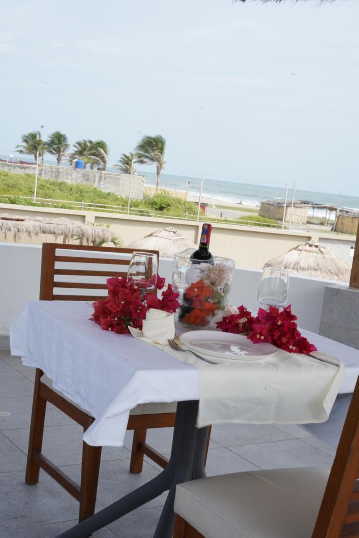 Hotel Presidente Beach Playas Bagian luar foto